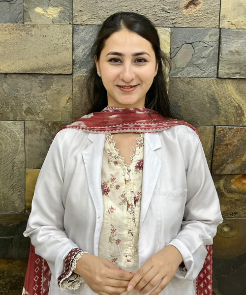 Dr Muzna Aftab